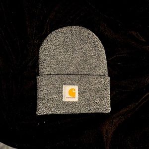 I am selling this carharrt beanie wore 1 time